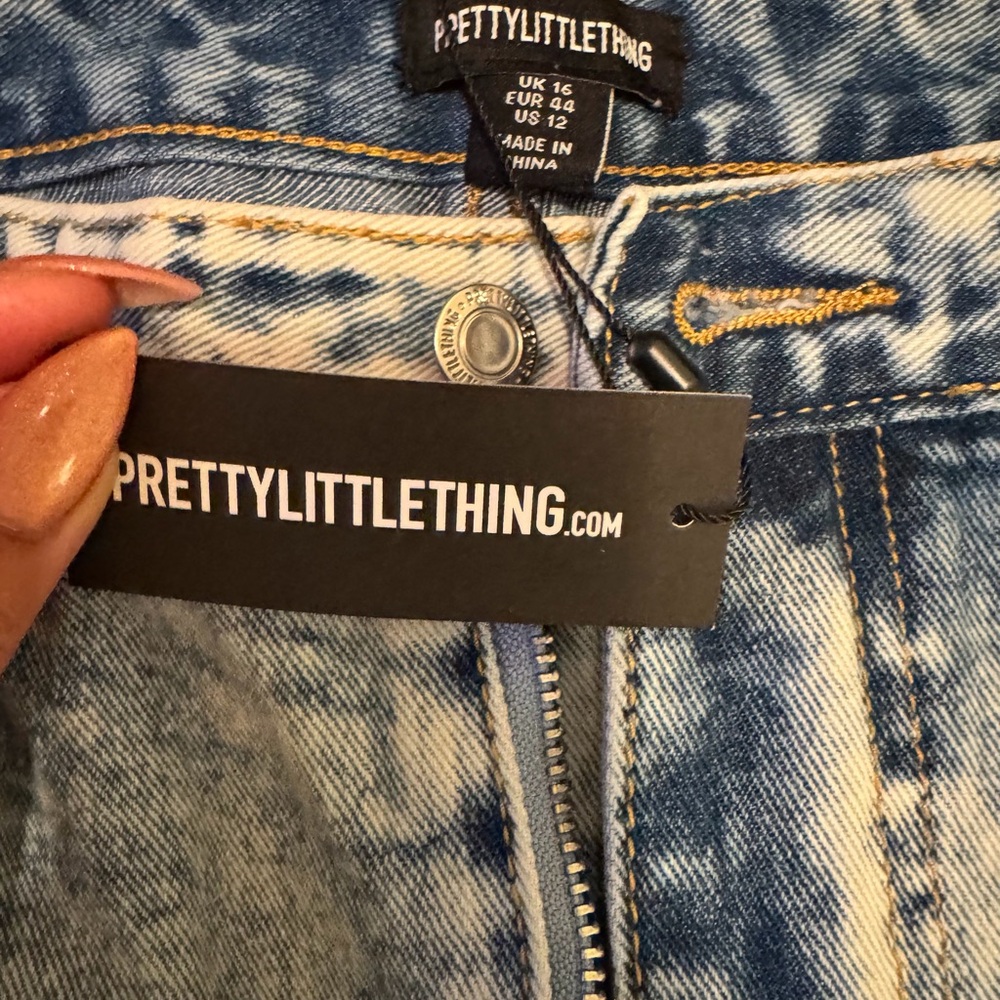 PrettyLittleThing Light Blue Denim Jeans